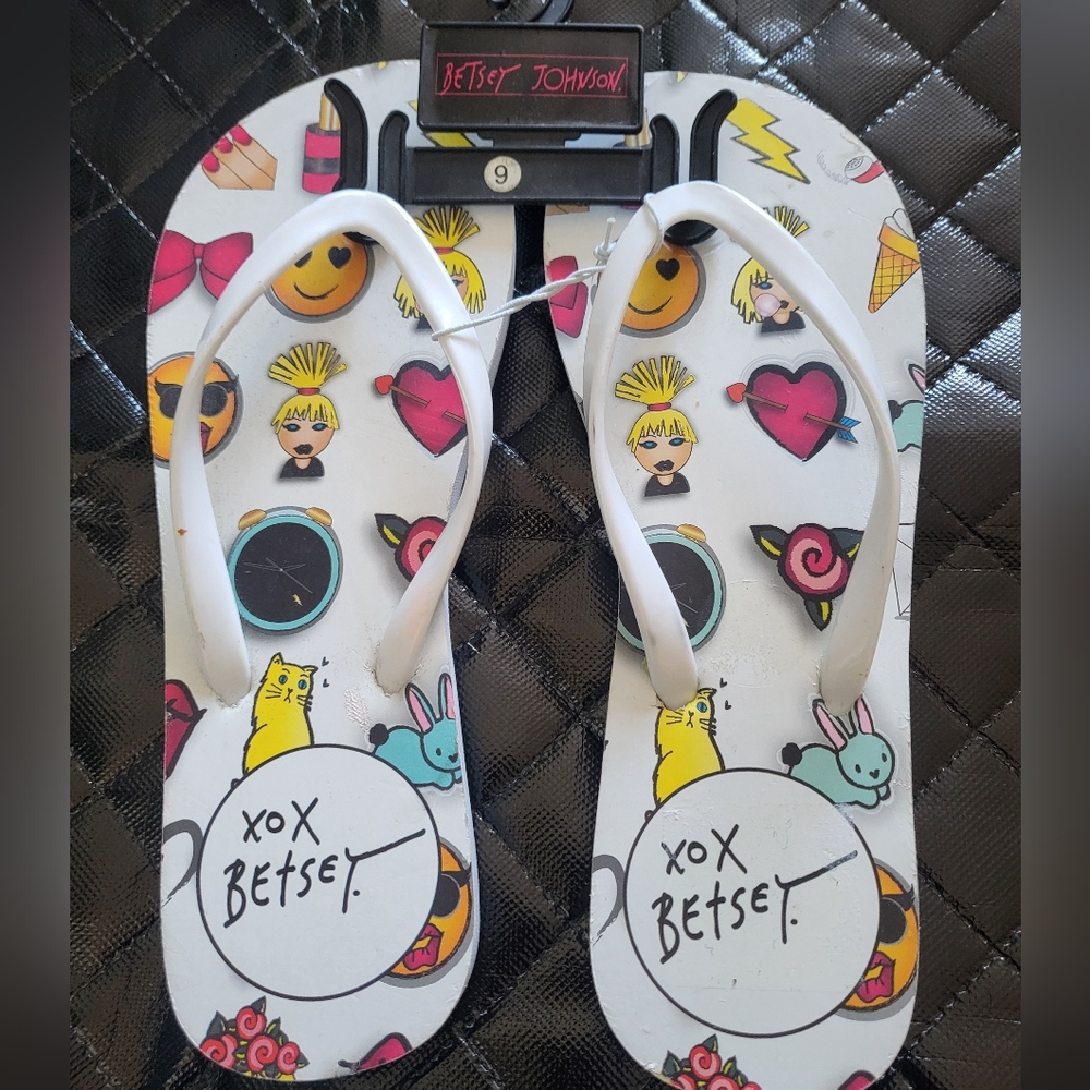 Betsy Johnson flip flops
